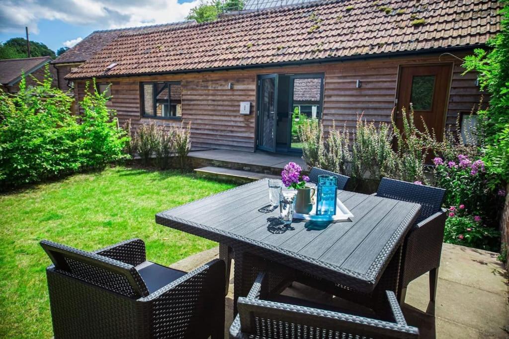 Cosy Cottage On Banks Of River Wye Foy Exterior foto
